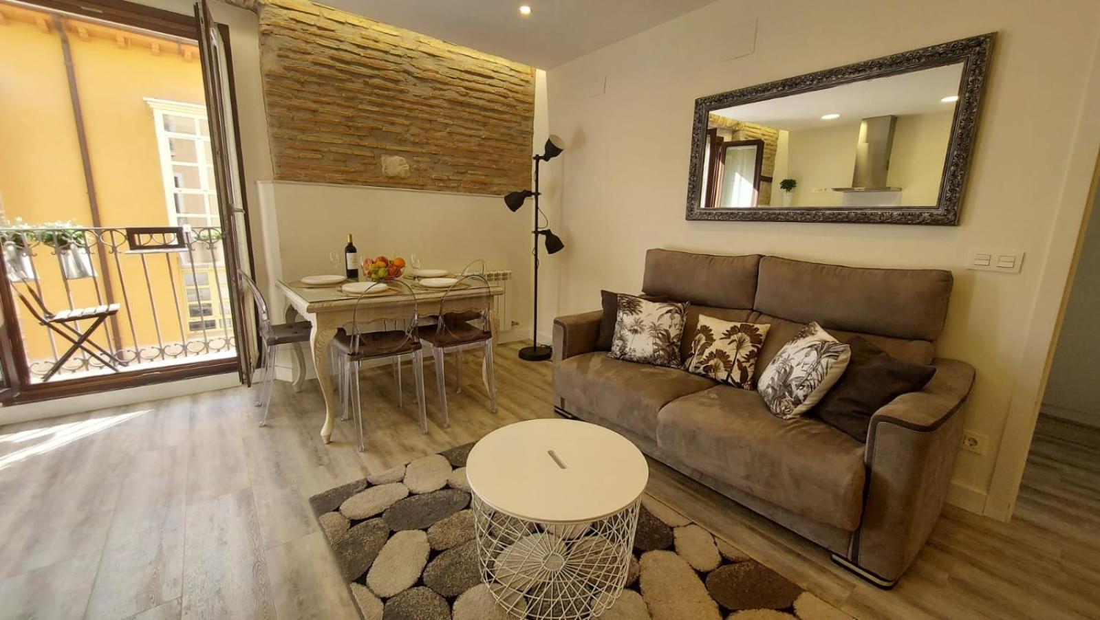 El Rincon De Valeria By Unique Rooms Burgos Exterior photo