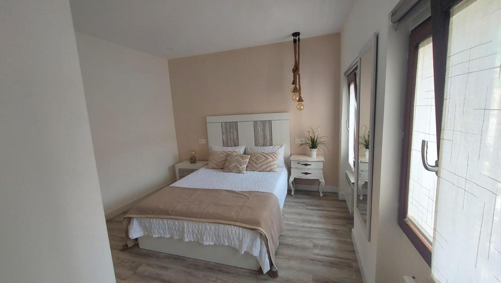 El Rincon De Valeria By Unique Rooms Burgos Exterior photo
